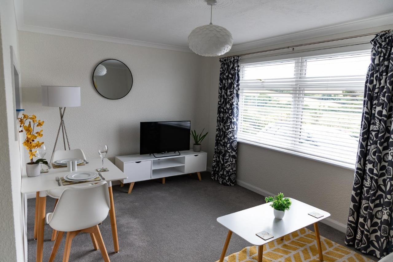 1 Chatsworth Riverscape Apartments - Riverview Apartment In Great Location With Free Parking Overlooking The Gannel Just A Short Walk From Newquays Incredible Beaches And Local Amenities New Quay Eksteriør bilde