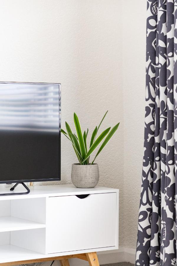 1 Chatsworth Riverscape Apartments - Riverview Apartment In Great Location With Free Parking Overlooking The Gannel Just A Short Walk From Newquays Incredible Beaches And Local Amenities New Quay Eksteriør bilde
