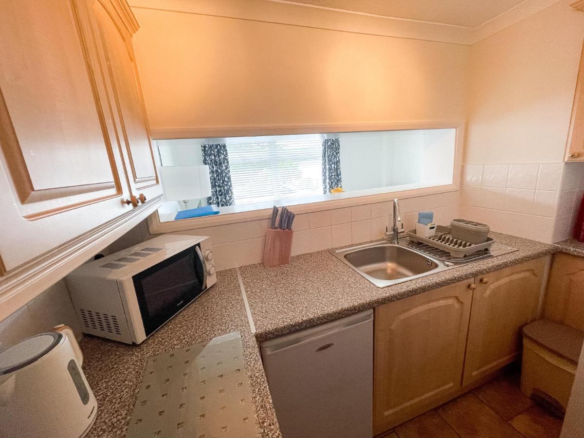 1 Chatsworth Riverscape Apartments - Riverview Apartment In Great Location With Free Parking Overlooking The Gannel Just A Short Walk From Newquays Incredible Beaches And Local Amenities New Quay Eksteriør bilde
