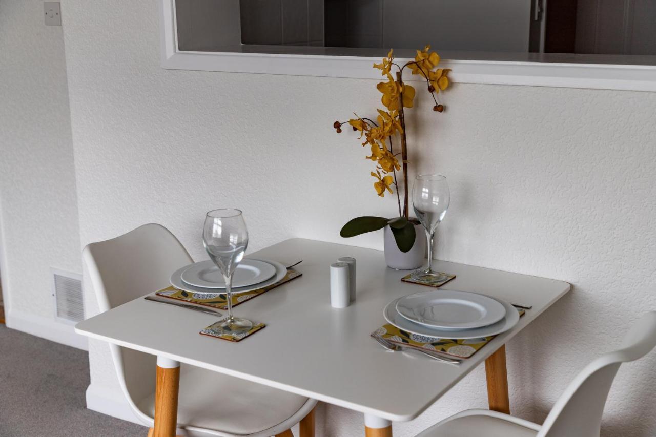 1 Chatsworth Riverscape Apartments - Riverview Apartment In Great Location With Free Parking Overlooking The Gannel Just A Short Walk From Newquays Incredible Beaches And Local Amenities New Quay Eksteriør bilde