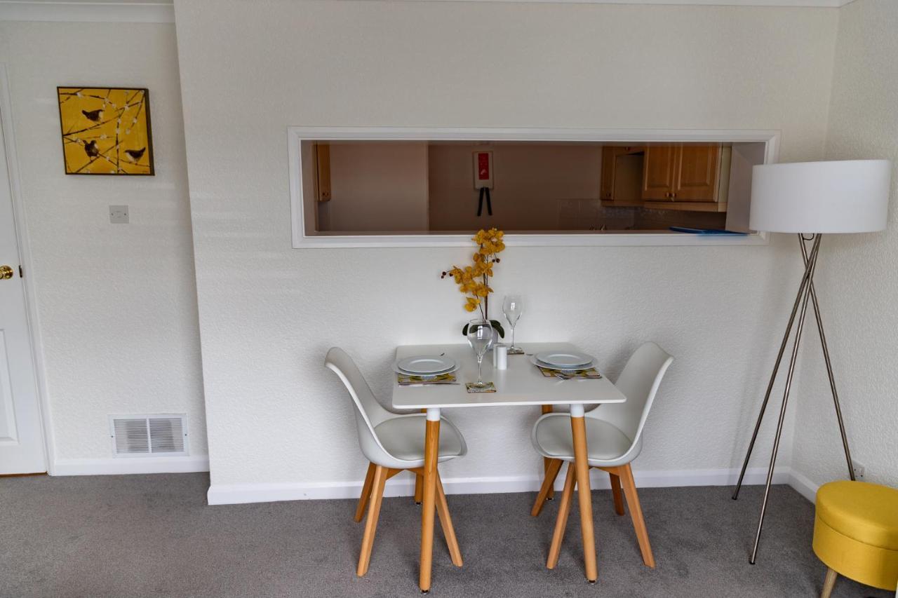 1 Chatsworth Riverscape Apartments - Riverview Apartment In Great Location With Free Parking Overlooking The Gannel Just A Short Walk From Newquays Incredible Beaches And Local Amenities New Quay Eksteriør bilde